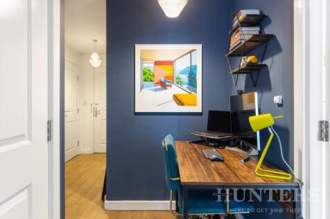 Flat 29, Egret Heights N17 9GJ-4.jpg