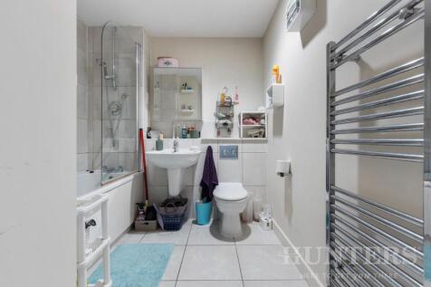 Flat 13, Hollyfield, Pooles Park N4 3FG-4.jpg
