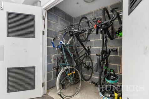 Flat 13, Hollyfield, Pooles Park N4 3FG-11.jpg