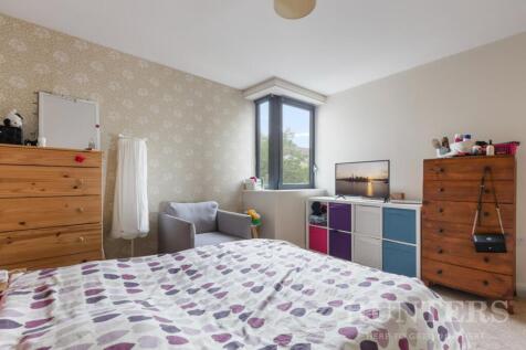 Flat 13, Hollyfield, Pooles Park N4 3FG-2.jpg