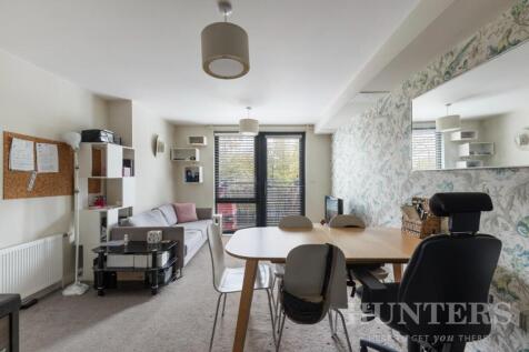 Flat 13, Hollyfield, Pooles Park N4 3FG-10.jpg