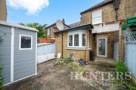 99 Peabody Cottages, Lordship Lane - 4ESXvwlntY28s