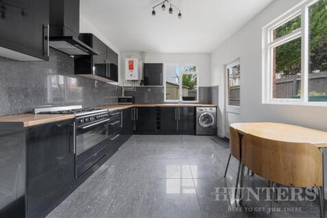 61 Fairbourne Road N17 6TP-4.jpg