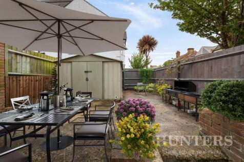61 Fairbourne Road N17 6TP-6-Virtual Staging.jpg