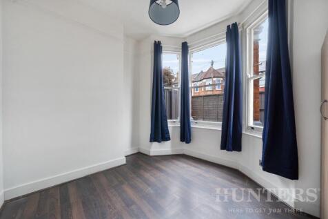 61 Fairbourne Road N17 6TP-3.jpg