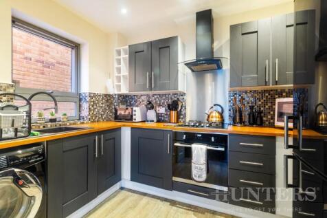 Flat 51, 143 Broad Lane N15 4QH-5.jpg