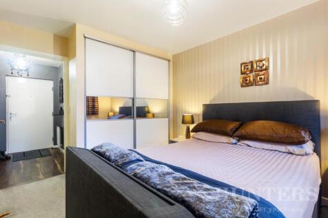 Flat 51, 143 Broad Lane N15 4QH-10.jpg