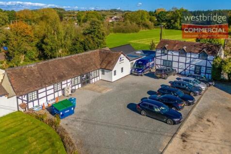 moat house barns.jpg