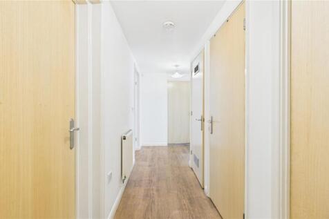 CAM05136G0-PR0058-STILL003.jpg