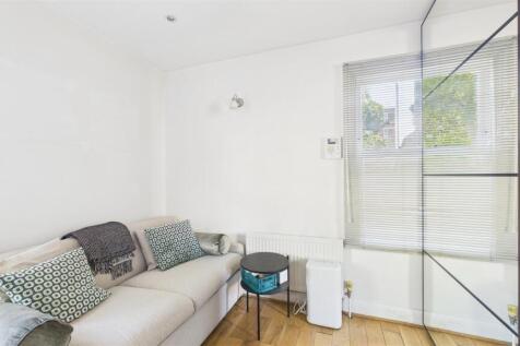 CAM05136G0-PR0103-STILL005.jpg