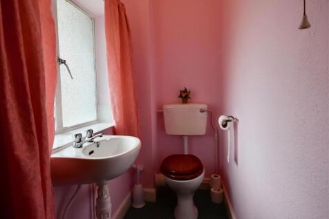 First floor cloakroom