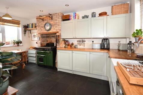 Kitchen / dining