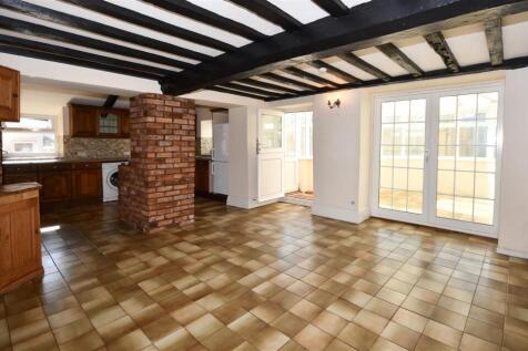 Kitchen / dining