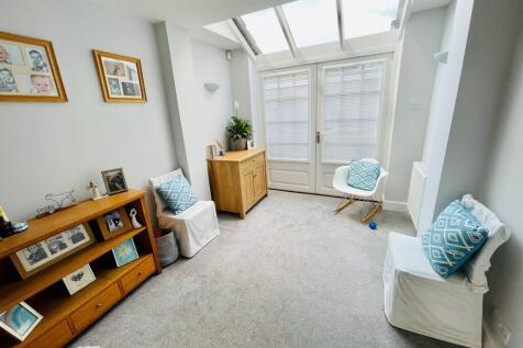 Sitting/Dining Room