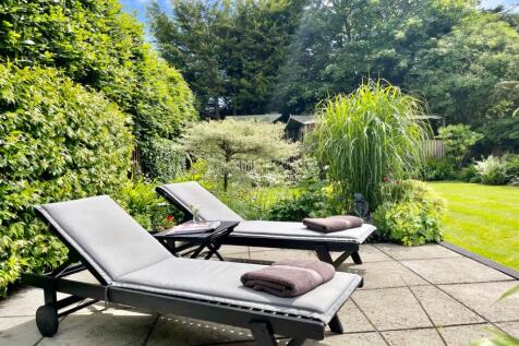 Sunbathing Area