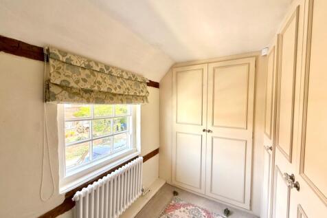 Walk-in Wardrobe 