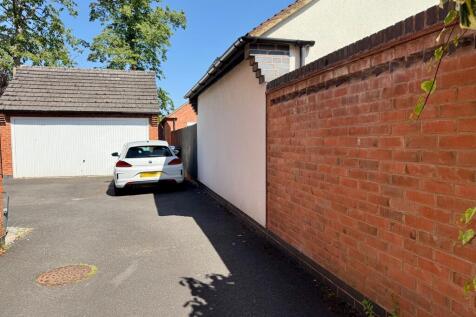 Garage/Parking 