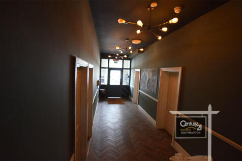 COMMUNAL ENTRANCE HALL