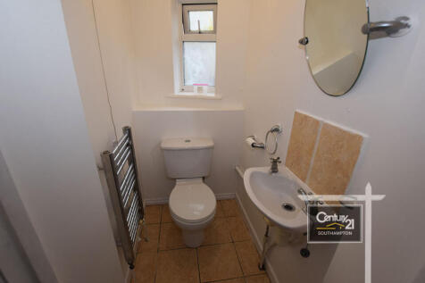 ENSUITE WC TO MASTER BEDROOM