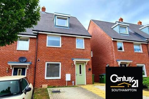 DRIVEWAY AT THE FRONT OF THE PROPERTY