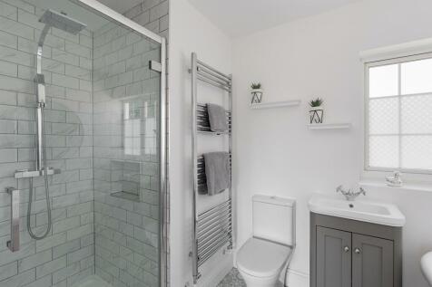 Ensuite to Master Bedroom