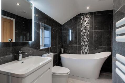 Master Bedroom En-Suite