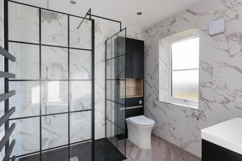 Bedroom 2 EnSuite