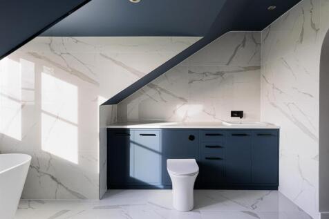 Master Bedroom EnSuite