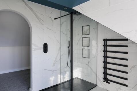 Master Bedroom EnSuite