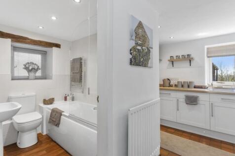 Bathroom / Kitchen Area