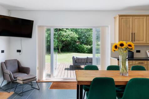 Kitchen/Dining Area