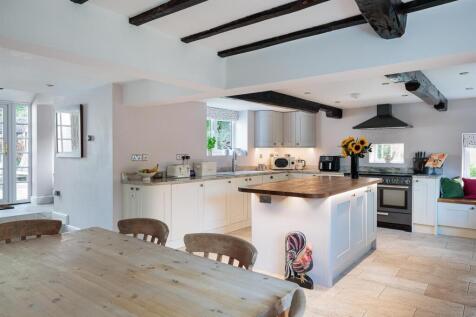 Kitchen Dining Area