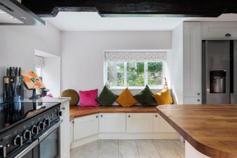 Kitchen Dining Area