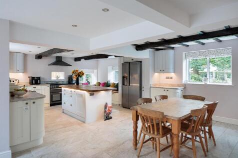 Kitchen Dining Area