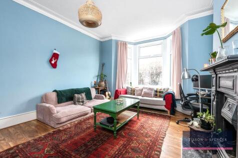 Living room 3 