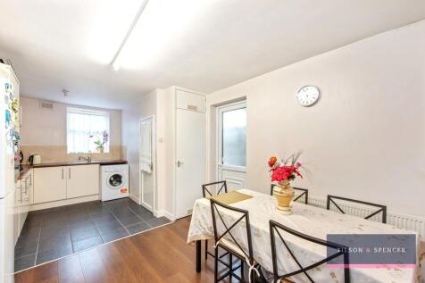 Kitchen dining ar...