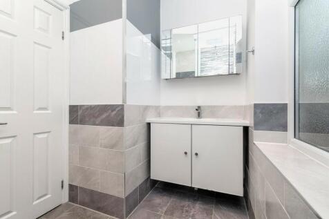 Shower room 2