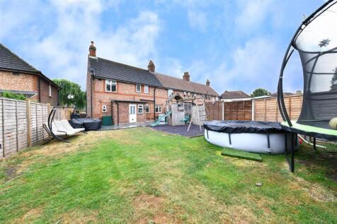 Rear garden 2.jpeg