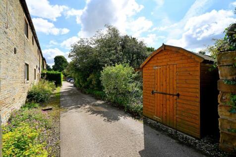 Shed at Rear