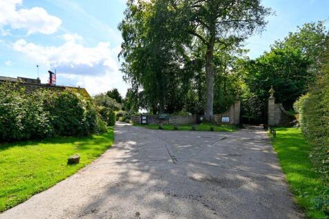Entrance Driveway