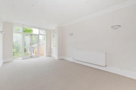 Family / Dining Room 