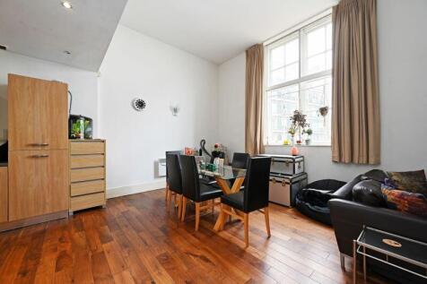 Open Plan Living/Dining 