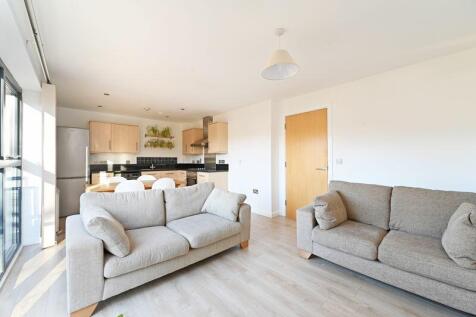 Open Plan Living / Kitchen 