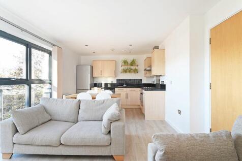 Open Plan Living / Kitchen 
