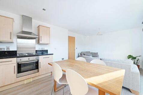 Open Plan Living / Kitchen 