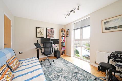 Bedroom 4 / Study 