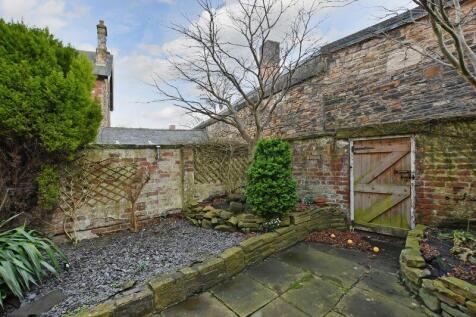 Rear Courtyard 