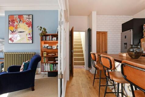 Lounge / Kitchen 