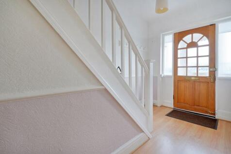 Front Door &amp; Hallway 