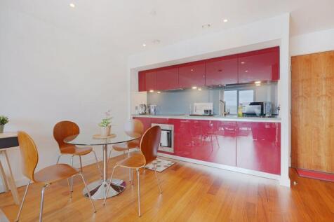 Open plan kitchen diner